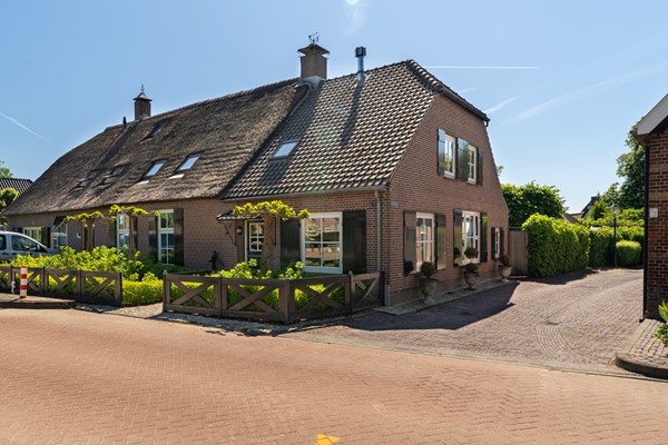 Verkocht onder voorbehoud: Uitwijksestraat 6, 4288 JB Uitwijk